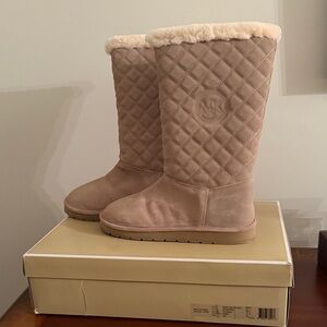 New in Box Michael Kors Tan Quilted Winter Boots